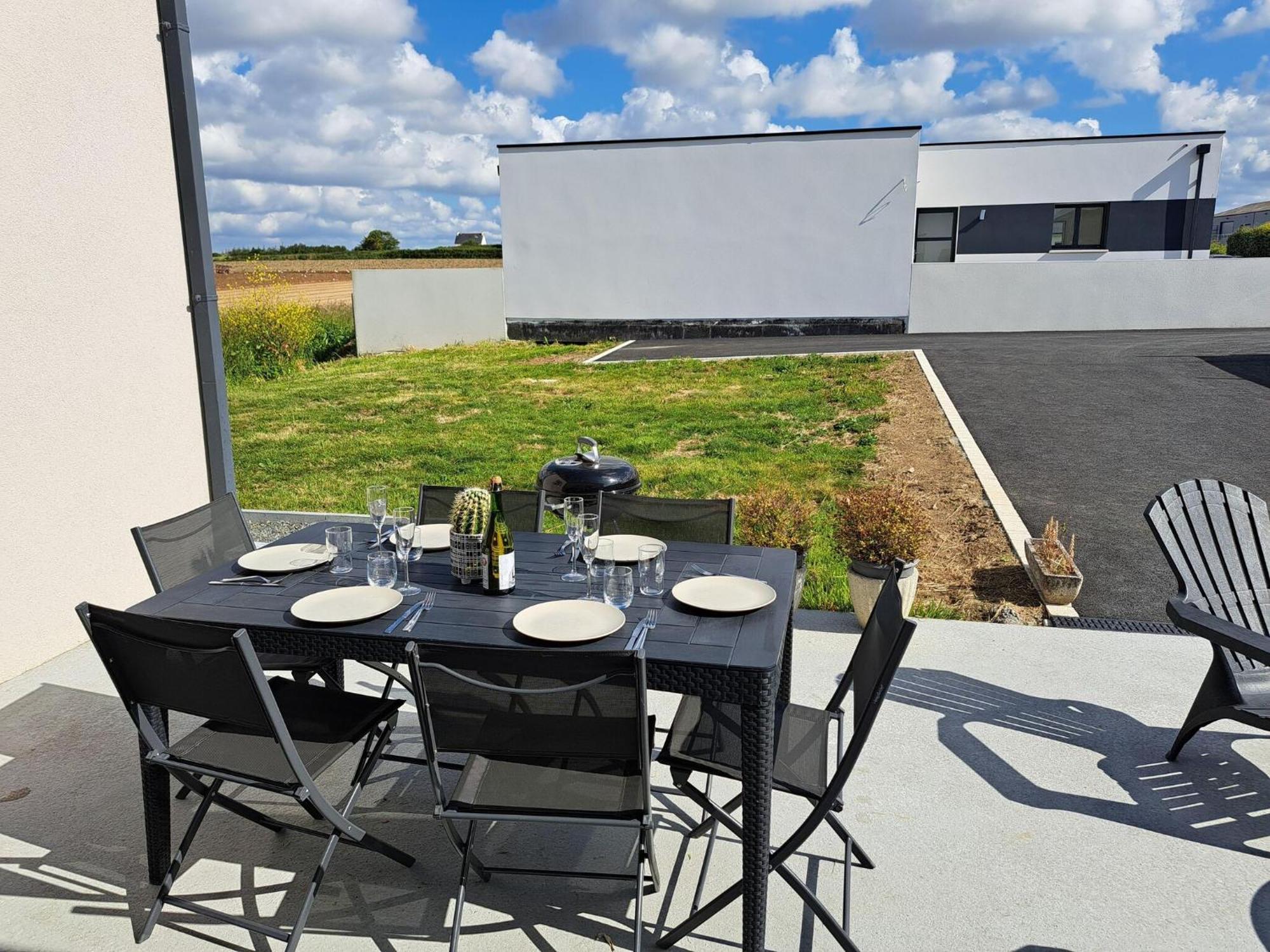 Single Storey Holiday Home In Cléder Exteriér fotografie